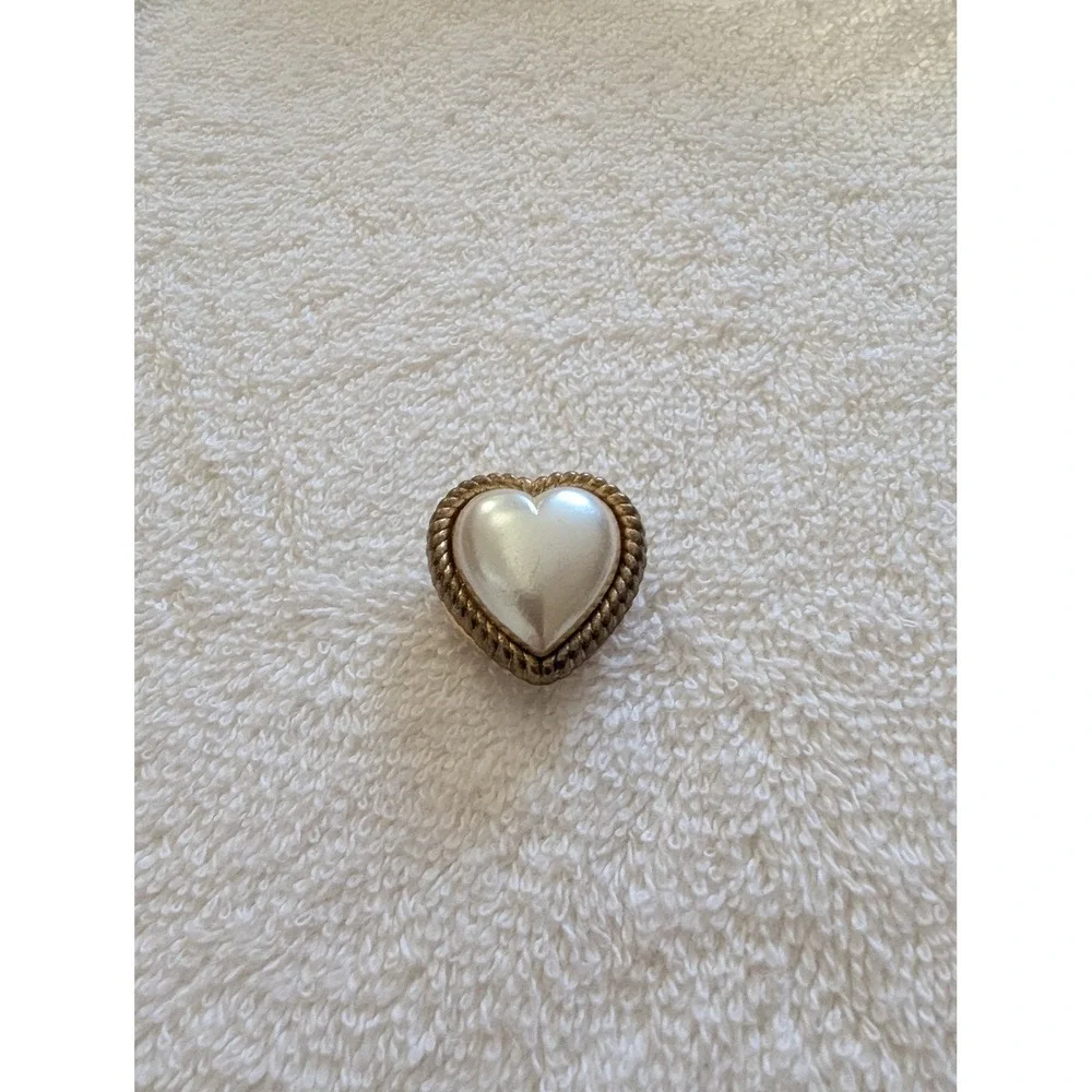 Vintage LYON New York Heart Faux Pearl‎ Gold Tone Tie Tack Lapel Pin